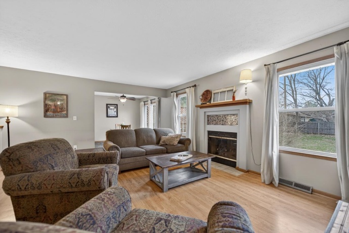 43 THICKET, SOUTH BELOIT, Illinois 61080, 3 Bedrooms Bedrooms, ,2 BathroomsBathrooms,House,For Sale,THICKET,202601785