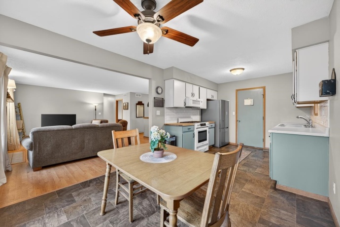 43 THICKET, SOUTH BELOIT, Illinois 61080, 3 Bedrooms Bedrooms, ,2 BathroomsBathrooms,House,For Sale,THICKET,202601785