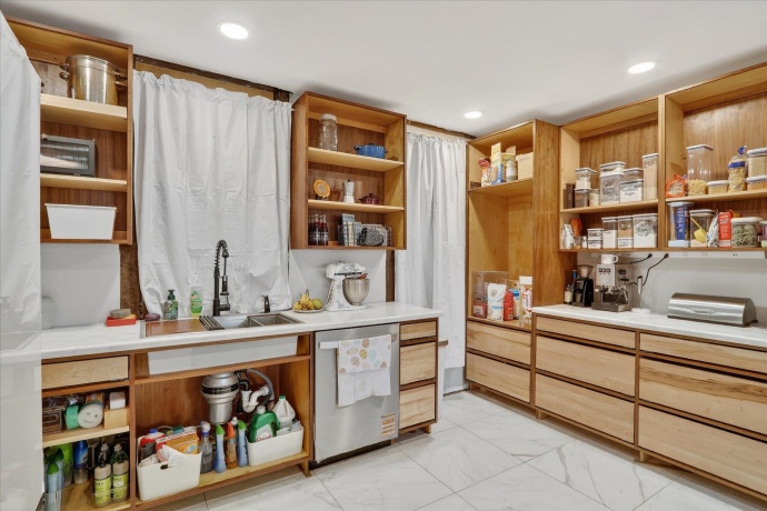 628 Buchanan, BELVIDERE, Illinois 61008, 5 Bedrooms Bedrooms, ,2 BathroomsBathrooms,House,For Sale,Buchanan,202601786