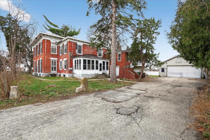 628 Buchanan, BELVIDERE, Illinois 61008, 5 Bedrooms Bedrooms, ,2 BathroomsBathrooms,House,For Sale,Buchanan,202601786