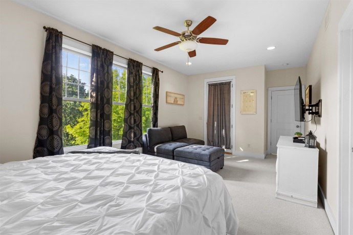 33 Sugarcreek, GALENA, Illinois 61036, 4 Bedrooms Bedrooms, ,2 BathroomsBathrooms,House,For Sale,Sugarcreek,202601130