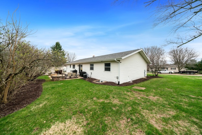 109 13th, OREGON, Illinois 61061, 3 Bedrooms Bedrooms, ,3 BathroomsBathrooms,House,For Sale,13th,202601791