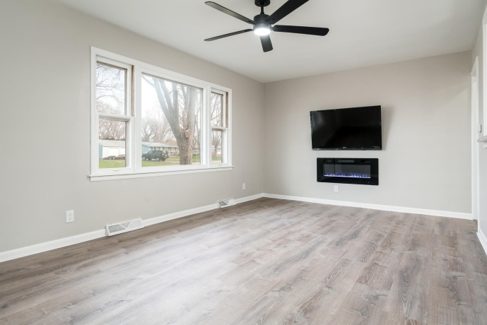 1317 Van Stone, MACHESNEY PARK, Illinois 61115, 3 Bedrooms Bedrooms, ,1 BathroomBathrooms,House,For Sale,Van Stone,202601792