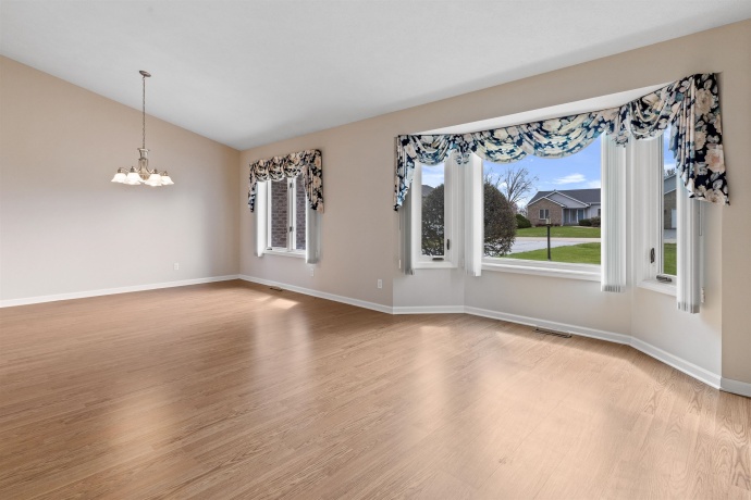 144 Glen Abbey, ROCKFORD, Illinois 61107, 3 Bedrooms Bedrooms, ,4 BathroomsBathrooms,House,For Sale,Glen Abbey,202601793