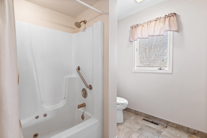 144 Glen Abbey, ROCKFORD, Illinois 61107, 3 Bedrooms Bedrooms, ,4 BathroomsBathrooms,House,For Sale,Glen Abbey,202601793