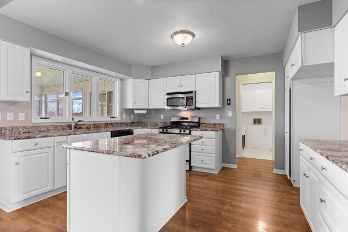 144 Glen Abbey, ROCKFORD, Illinois 61107, 3 Bedrooms Bedrooms, ,4 BathroomsBathrooms,House,For Sale,Glen Abbey,202601793