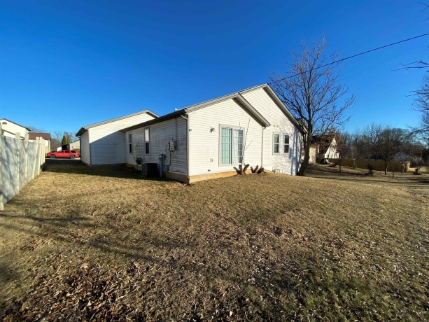 435 Waveland, ROCKFORD, Illinois 61102, 3 Bedrooms Bedrooms, ,2 BathroomsBathrooms,House,For Sale,Waveland,202601123