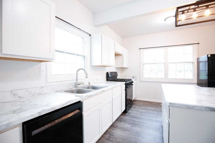 529 McKenney, DIXON, Illinois 61021, 4 Bedrooms Bedrooms, ,2 BathroomsBathrooms,House,For Sale,McKenney,202601796