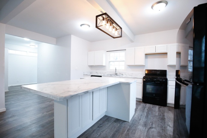 529 McKenney, DIXON, Illinois 61021, 4 Bedrooms Bedrooms, ,2 BathroomsBathrooms,House,For Sale,McKenney,202601796