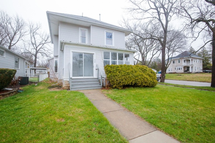 529 McKenney, DIXON, Illinois 61021, 4 Bedrooms Bedrooms, ,2 BathroomsBathrooms,House,For Sale,McKenney,202601796