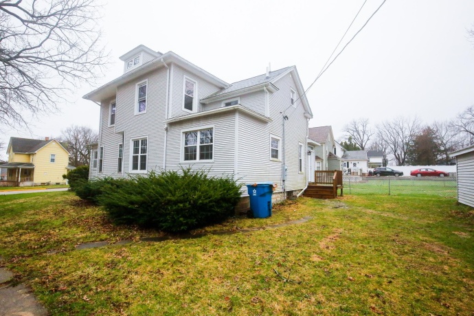 529 McKenney, DIXON, Illinois 61021, 4 Bedrooms Bedrooms, ,2 BathroomsBathrooms,House,For Sale,McKenney,202601796