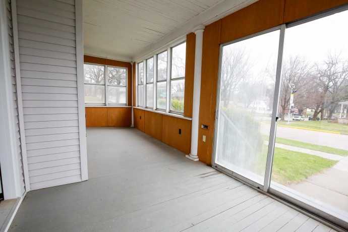 529 McKenney, DIXON, Illinois 61021, 4 Bedrooms Bedrooms, ,2 BathroomsBathrooms,House,For Sale,McKenney,202601796
