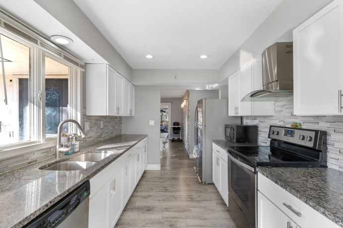 918 Mayfair, ROCKFORD, Illinois 61107, 3 Bedrooms Bedrooms, ,1 BathroomBathrooms,House,For Sale,Mayfair,202601153