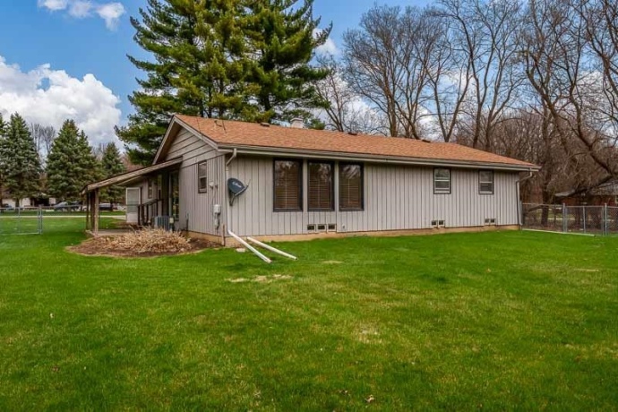 6435 COLUMBINE, ROCKFORD, Illinois 61108, 3 Bedrooms Bedrooms, ,2 BathroomsBathrooms,House,For Sale,COLUMBINE,202601799