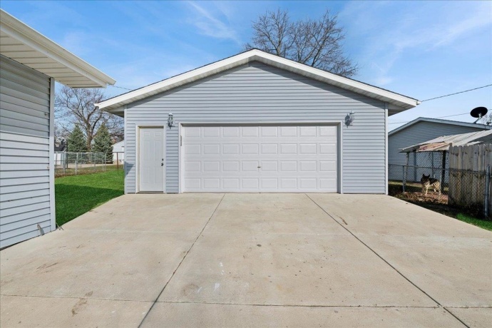 203 Clark, MONROE CENTER, Illinois 61052, 3 Bedrooms Bedrooms, ,2 BathroomsBathrooms,House,For Sale,Clark,202601803