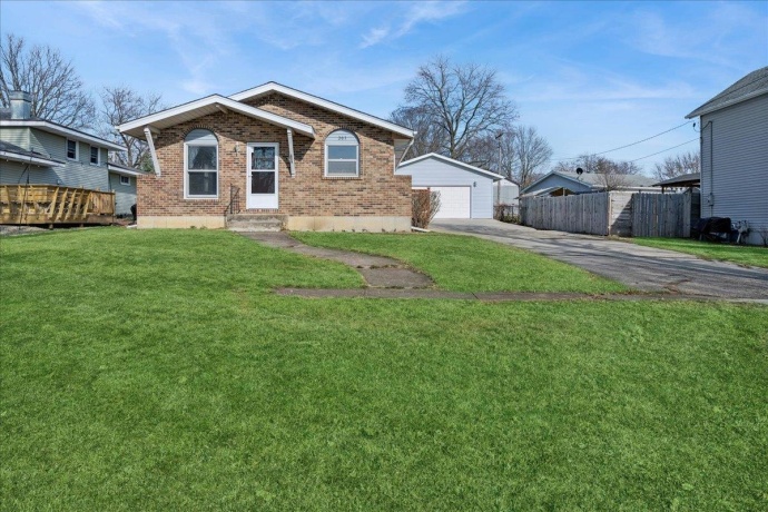 203 Clark, MONROE CENTER, Illinois 61052, 3 Bedrooms Bedrooms, ,2 BathroomsBathrooms,House,For Sale,Clark,202601803