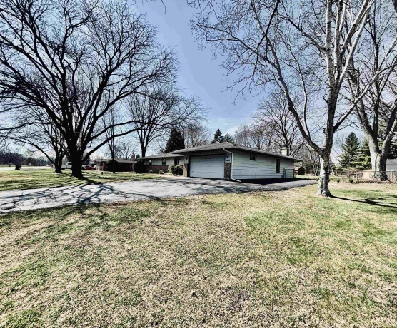 6135 Halverson, ROCKFORD, Illinois 61109, 3 Bedrooms Bedrooms, ,2 BathroomsBathrooms,House,For Sale,Halverson,202601804