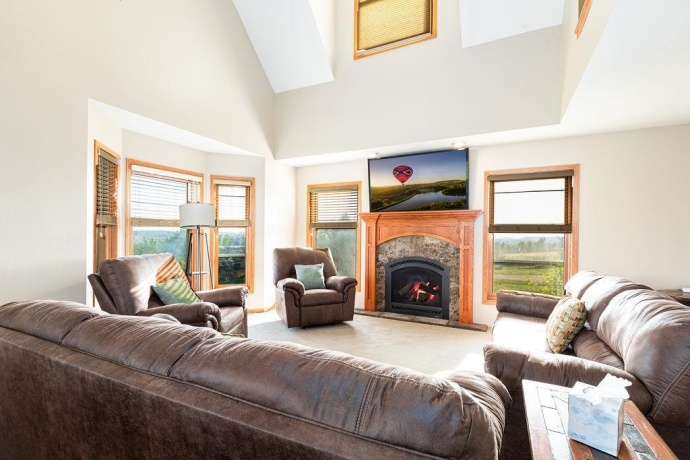 1 Eagle, GALENA, Illinois 61036, 5 Bedrooms Bedrooms, ,3 BathroomsBathrooms,House,For Sale,Eagle,202601808