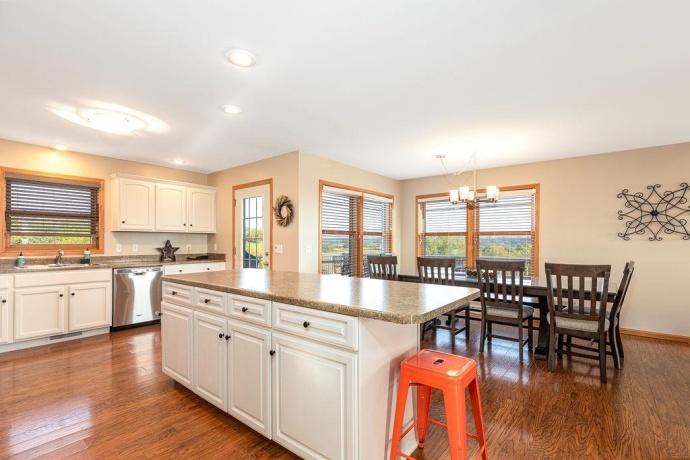 1 Eagle, GALENA, Illinois 61036, 5 Bedrooms Bedrooms, ,3 BathroomsBathrooms,House,For Sale,Eagle,202601808