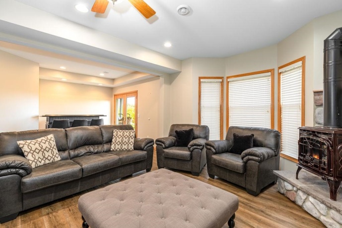 1 Eagle, GALENA, Illinois 61036, 5 Bedrooms Bedrooms, ,3 BathroomsBathrooms,House,For Sale,Eagle,202601808