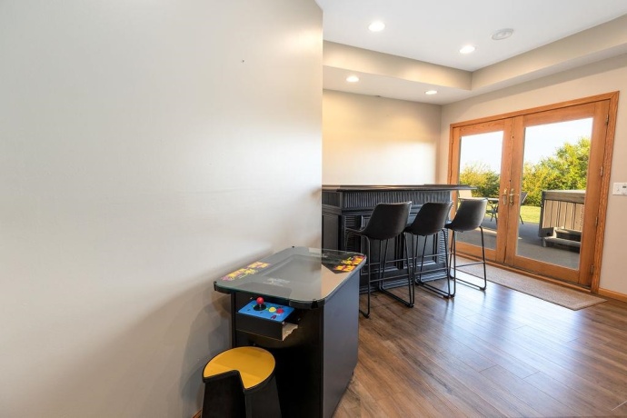 1 Eagle, GALENA, Illinois 61036, 5 Bedrooms Bedrooms, ,3 BathroomsBathrooms,House,For Sale,Eagle,202601808