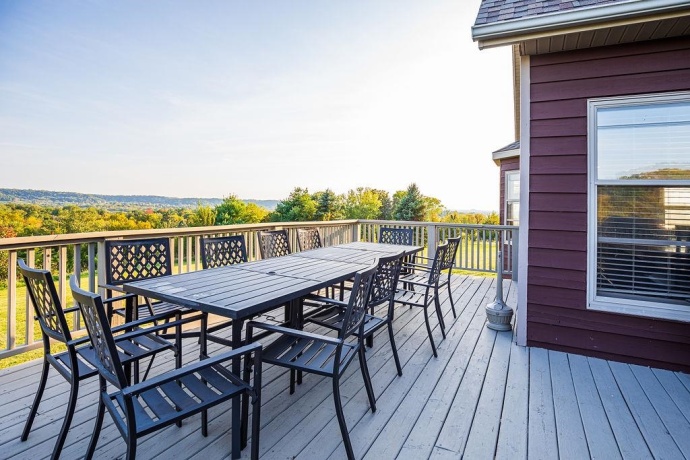 1 Eagle, GALENA, Illinois 61036, 5 Bedrooms Bedrooms, ,3 BathroomsBathrooms,House,For Sale,Eagle,202601808