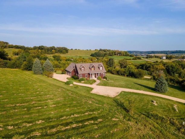 1 Eagle, GALENA, Illinois 61036, 5 Bedrooms Bedrooms, ,3 BathroomsBathrooms,House,For Sale,Eagle,202601808