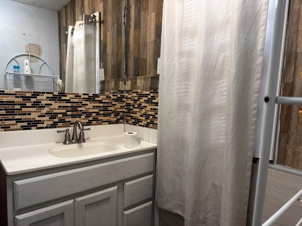 482 Float, FREEPORT, Illinois 61032, 4 Bedrooms Bedrooms, ,1 BathroomBathrooms,House,For Sale,Float,202601811