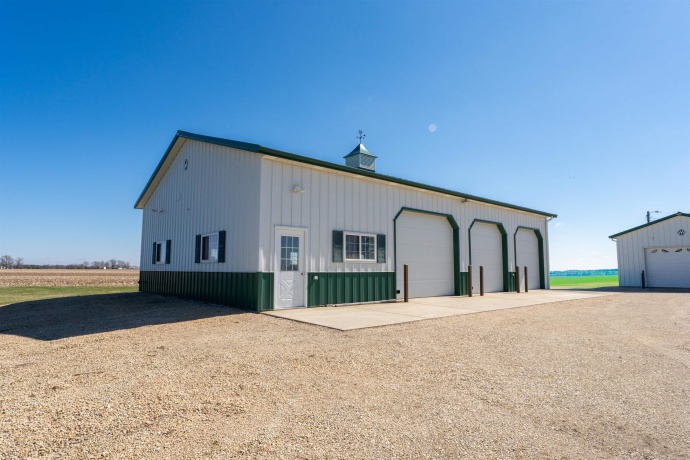 3405 White Rock, ROCHELLE, Illinois 61068, 4 Bedrooms Bedrooms, ,2 BathroomsBathrooms,House,For Sale,White Rock,202601812