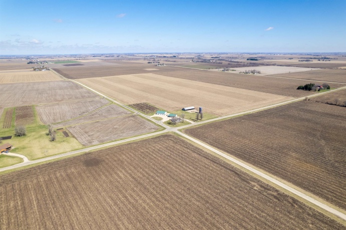 3405 White Rock, ROCHELLE, Illinois 61068, 4 Bedrooms Bedrooms, ,2 BathroomsBathrooms,House,For Sale,White Rock,202601812