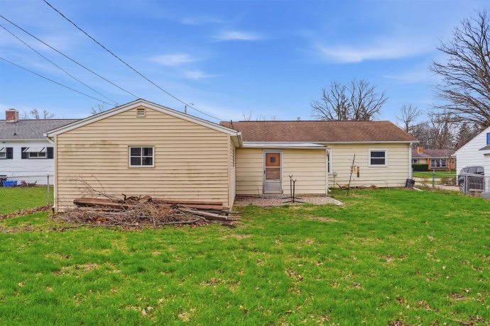 2008 6th, STERLING, Illinois 61081, 3 Bedrooms Bedrooms, ,1 BathroomBathrooms,House,For Sale,6th,202601816