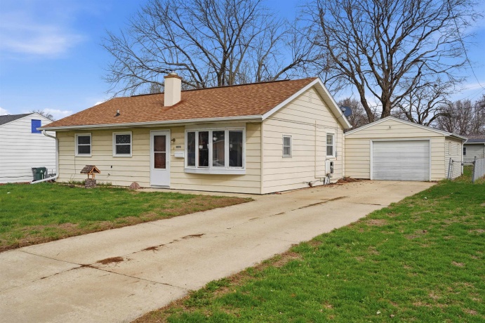 2008 6th, STERLING, Illinois 61081, 3 Bedrooms Bedrooms, ,1 BathroomBathrooms,House,For Sale,6th,202601816