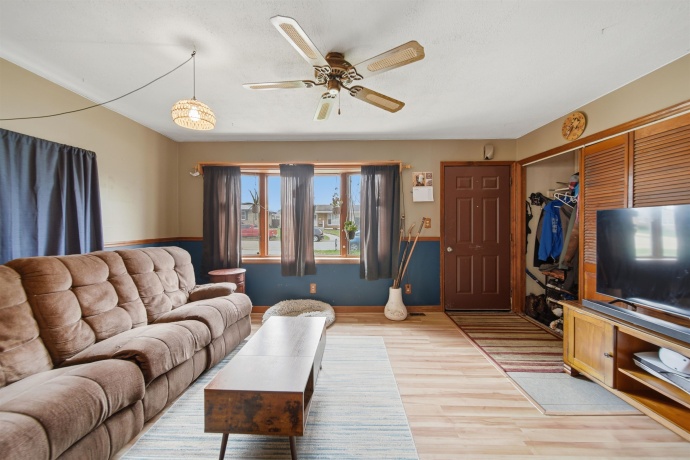 2008 6th, STERLING, Illinois 61081, 3 Bedrooms Bedrooms, ,1 BathroomBathrooms,House,For Sale,6th,202601816