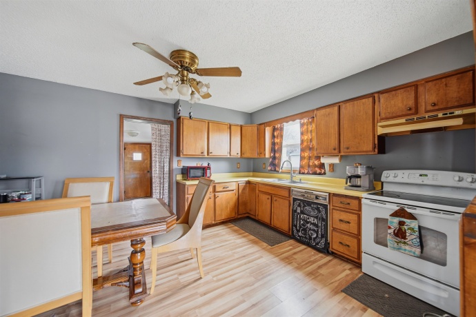 2008 6th, STERLING, Illinois 61081, 3 Bedrooms Bedrooms, ,1 BathroomBathrooms,House,For Sale,6th,202601816