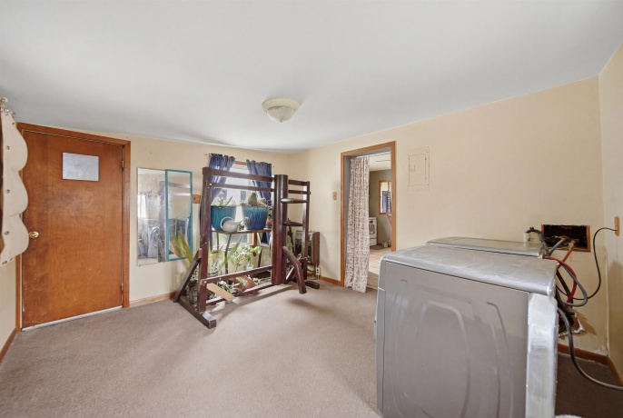 2008 6th, STERLING, Illinois 61081, 3 Bedrooms Bedrooms, ,1 BathroomBathrooms,House,For Sale,6th,202601816