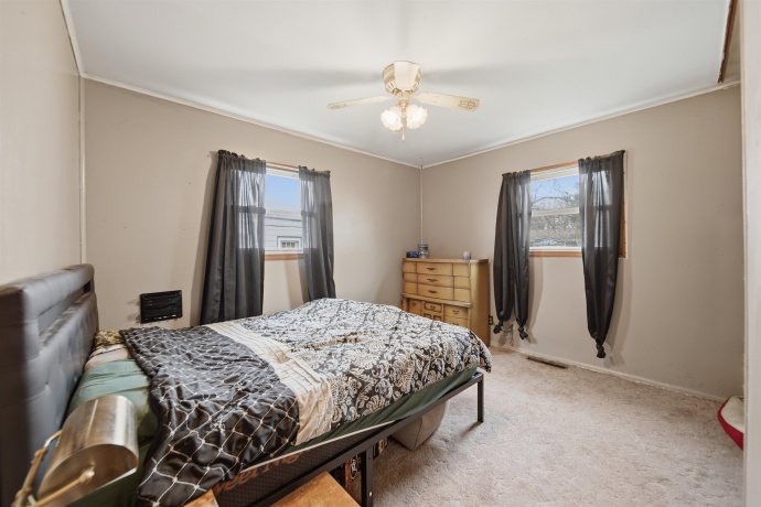 2008 6th, STERLING, Illinois 61081, 3 Bedrooms Bedrooms, ,1 BathroomBathrooms,House,For Sale,6th,202601816