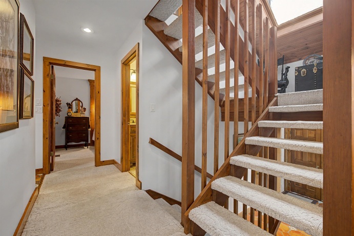 4 Juniper, GALENA, Illinois 61036, 2 Bedrooms Bedrooms, ,3 BathroomsBathrooms,House,For Sale,Juniper,202601818