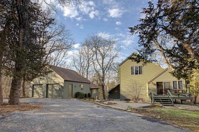 4 Juniper, GALENA, Illinois 61036, 2 Bedrooms Bedrooms, ,3 BathroomsBathrooms,House,For Sale,Juniper,202601818