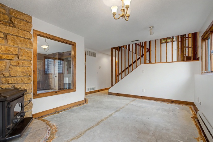 4 Juniper, GALENA, Illinois 61036, 2 Bedrooms Bedrooms, ,3 BathroomsBathrooms,House,For Sale,Juniper,202601818