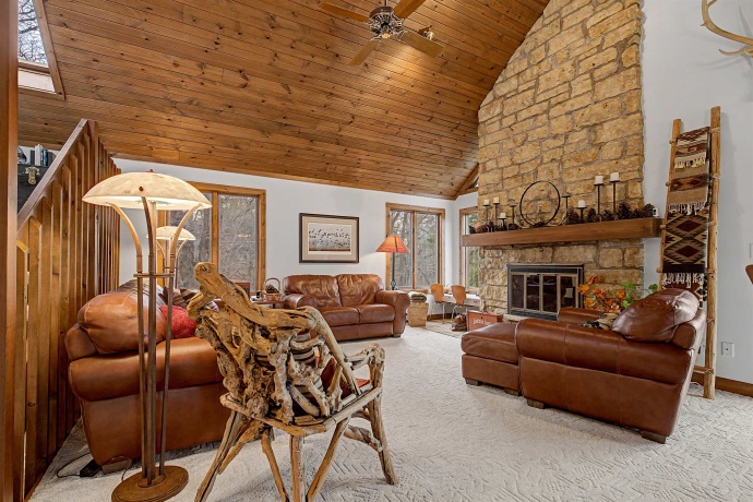 4 Juniper, GALENA, Illinois 61036, 2 Bedrooms Bedrooms, ,3 BathroomsBathrooms,House,For Sale,Juniper,202601818