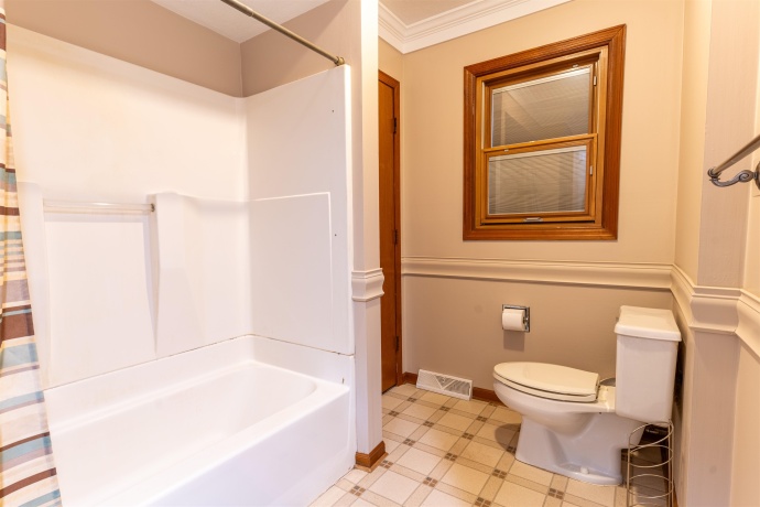 4025 LARAMIE, ROCKFORD, Illinois 61108, 3 Bedrooms Bedrooms, ,2 BathroomsBathrooms,House,For Sale,LARAMIE,202601819