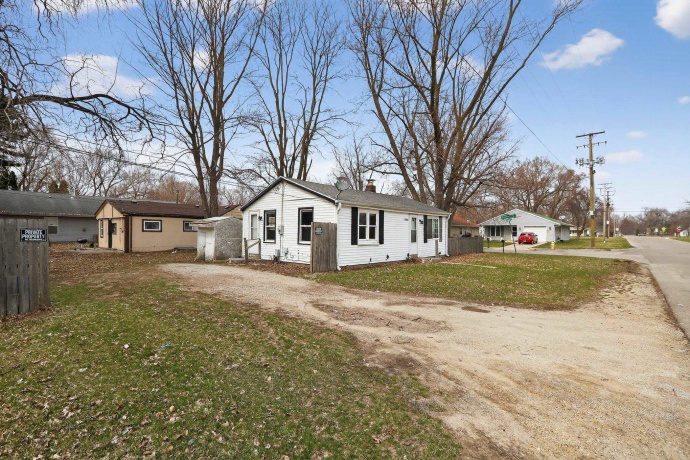 2120 Belden, ROCKFORD, Illinois 61101, 3 Bedrooms Bedrooms, ,1 BathroomBathrooms,House,For Sale,Belden,202601640