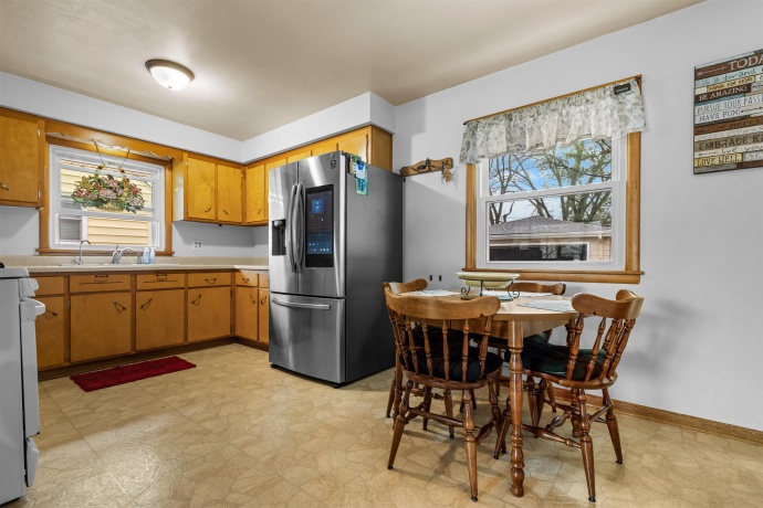 2211 Montana, ROCKFORD, Illinois 61108, 3 Bedrooms Bedrooms, ,1 BathroomBathrooms,House,For Sale,Montana,202601821