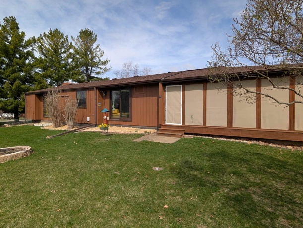 2155 Oriole, FREEPORT, Illinois 61032, 3 Bedrooms Bedrooms, ,1 BathroomBathrooms,House,For Sale,Oriole,202601822