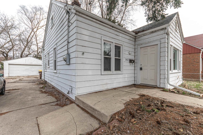 2827 Knight, ROCKFORD, Illinois 61101, 3 Bedrooms Bedrooms, ,2 BathroomsBathrooms,House,For Sale,Knight,202601835