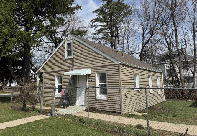 2824 School, ROCKFORD, Illinois 61101, 2 Bedrooms Bedrooms, ,1 BathroomBathrooms,House,For Sale,School,202601836