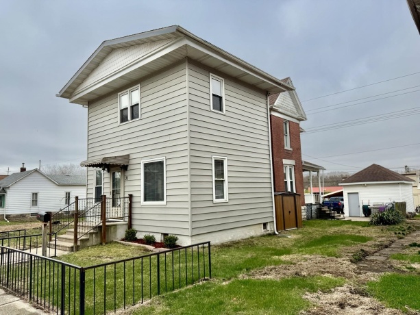 31 3rd, SAVANNA, Illinois 61074, 3 Bedrooms Bedrooms, ,2 BathroomsBathrooms,House,For Sale,3rd,202601841