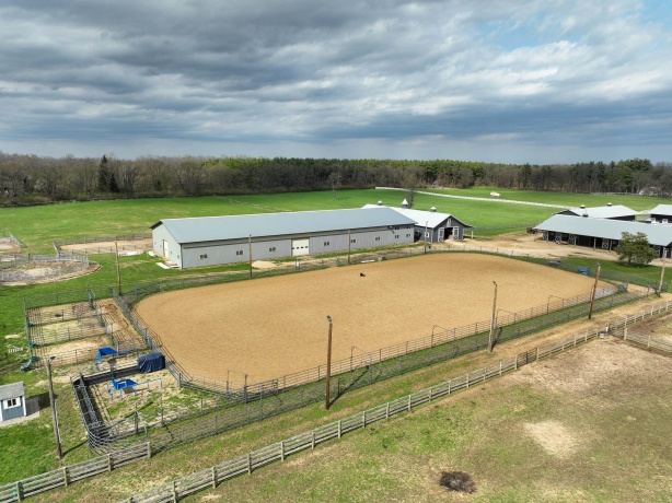 8206 Bull Valley, Bull Valley, Illinois 60098, 3 Bedrooms Bedrooms, ,1 BathroomBathrooms,Farm,For Sale,Bull Valley,202601842