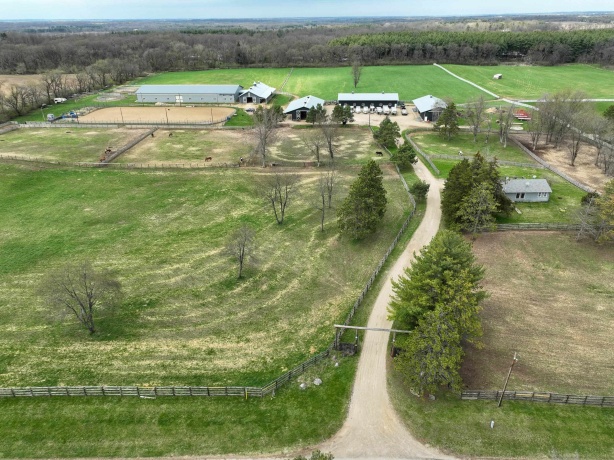 8206 Bull Valley, Bull Valley, Illinois 60098, 3 Bedrooms Bedrooms, ,1 BathroomBathrooms,Farm,For Sale,Bull Valley,202601842