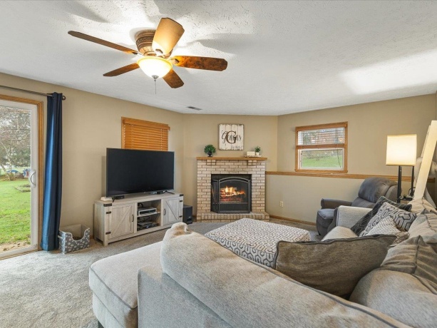 6609 Sawmill, ROSCOE, Illinois 61073, 4 Bedrooms Bedrooms, ,2 BathroomsBathrooms,House,For Sale,Sawmill,202601843